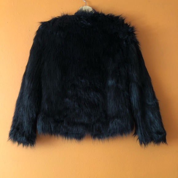 My chic faux fur in black - Picture 8 of 16